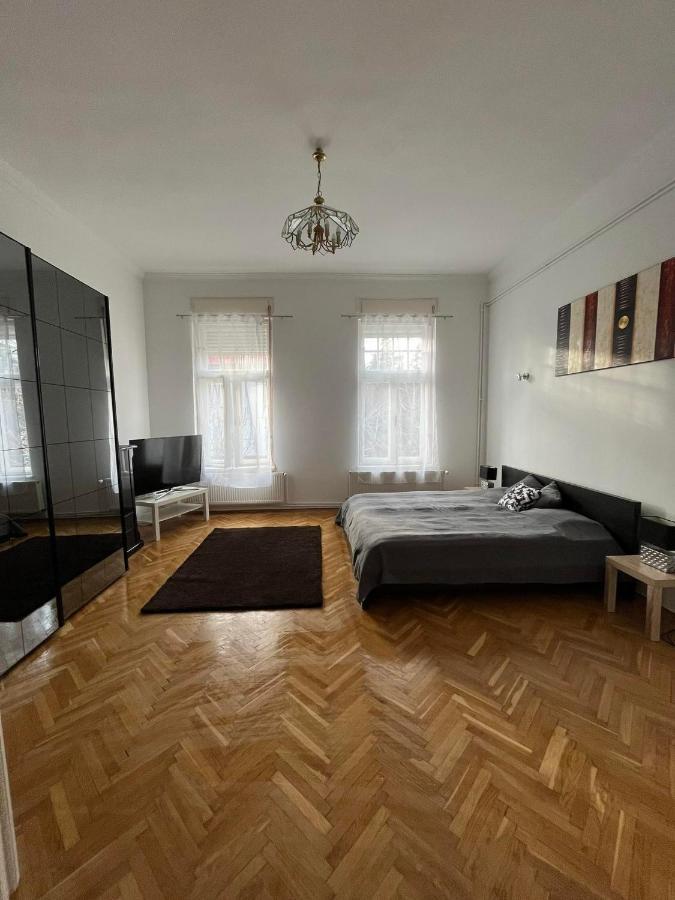 Szeged Apartman מראה חיצוני תמונה